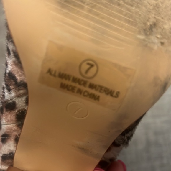 Leopard black brown tan cowboy cowgirl country booties boots furry fuzzy - Picture 7 of 7